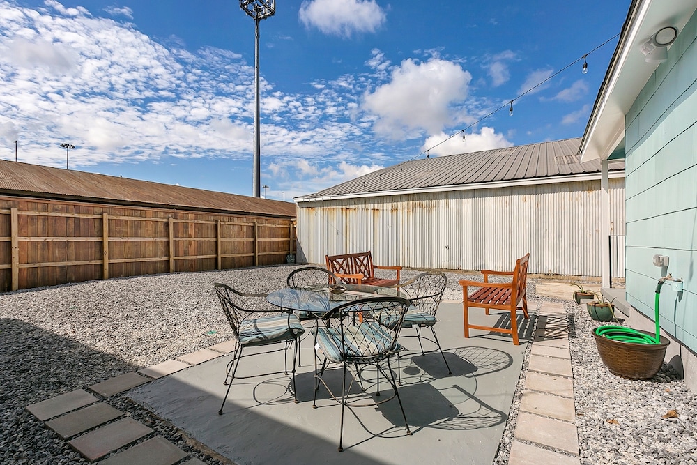 Spacious 5 Bedroom Near Magazine St & Uptown, photo 13