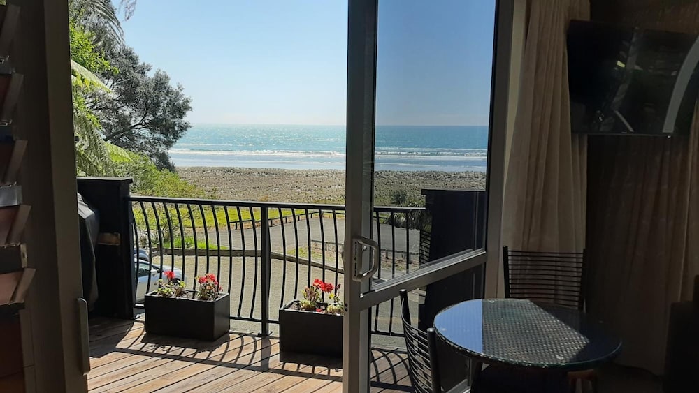 Ohiwa Beach Apartments Motel
