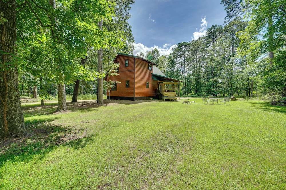 4 Mi to Broken Bow Lake: 'wee Bear Cabin' Getaway!