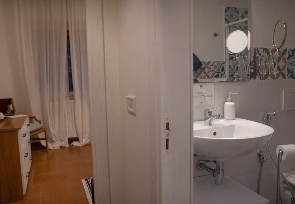 Photo 33