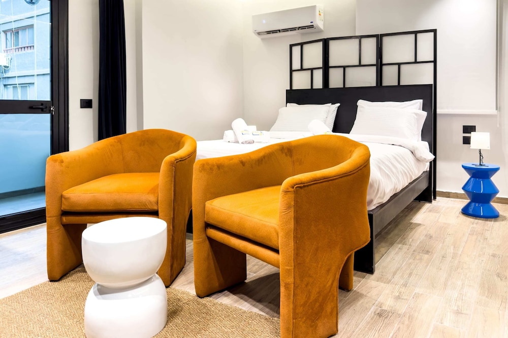 The 2 BDR Sapphire Condo 5 min to CAI Airport