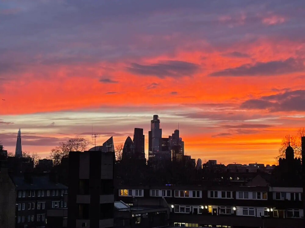 Relaxing 2 Bedroom Top Floor Apartment in Bethnal Green