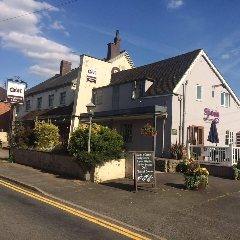 Hotel The Oak - Image 1