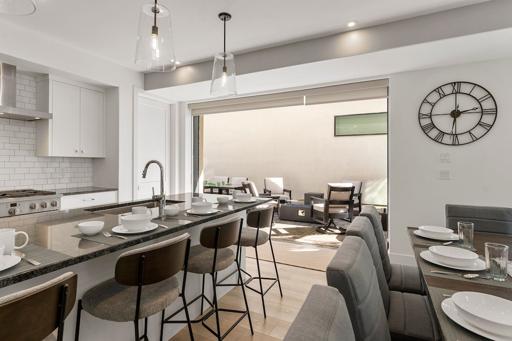 Olympic Escapes Gold 6 Bedroom Townhouse