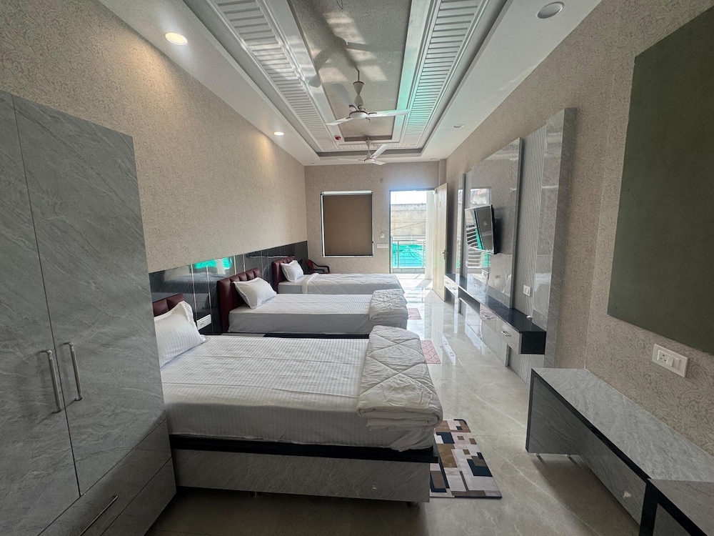 KANHA RETREAT - VRINDAVAN