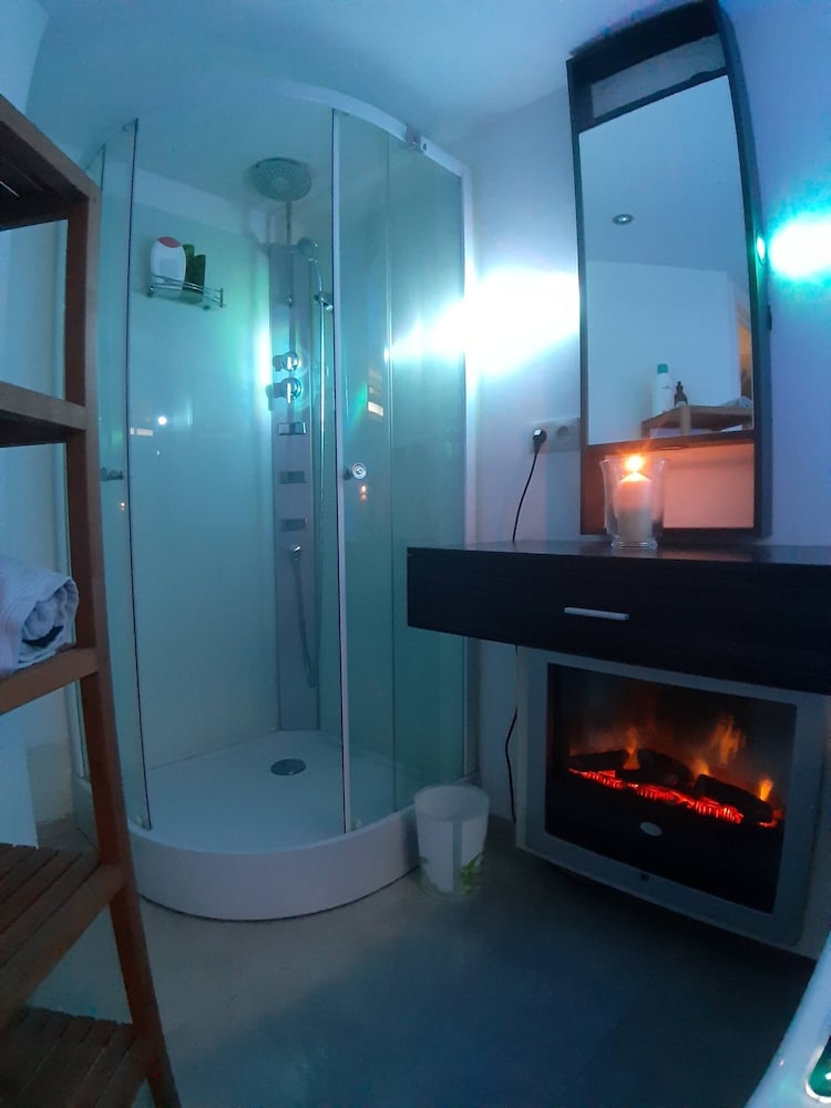 Relaxation in Waterloo, 2 Steps From the Center of Brussels