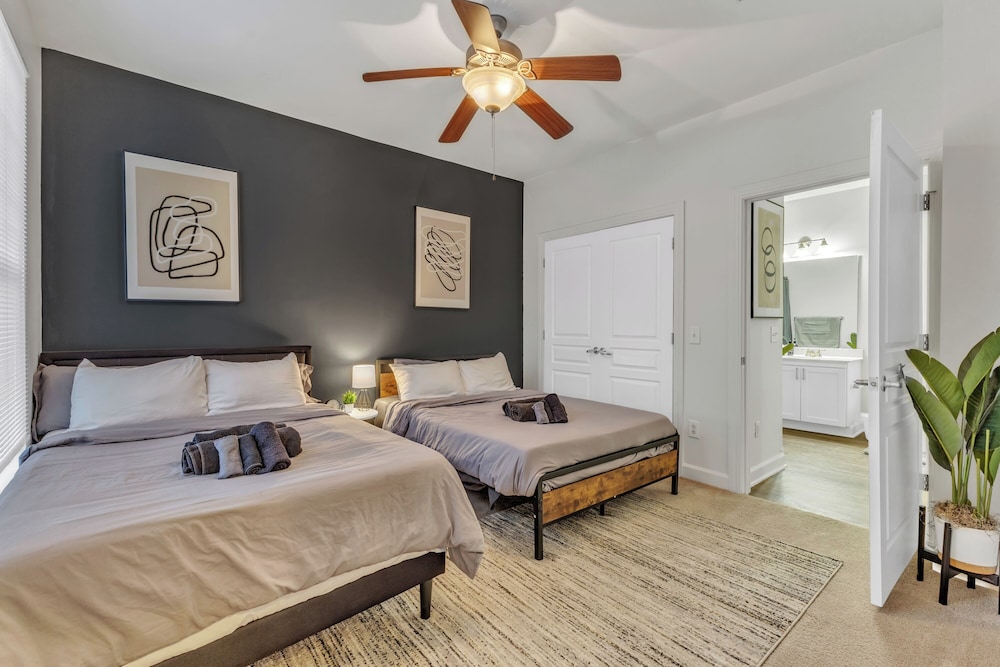 Upscale 1BR Suite to Downtown Raleigh