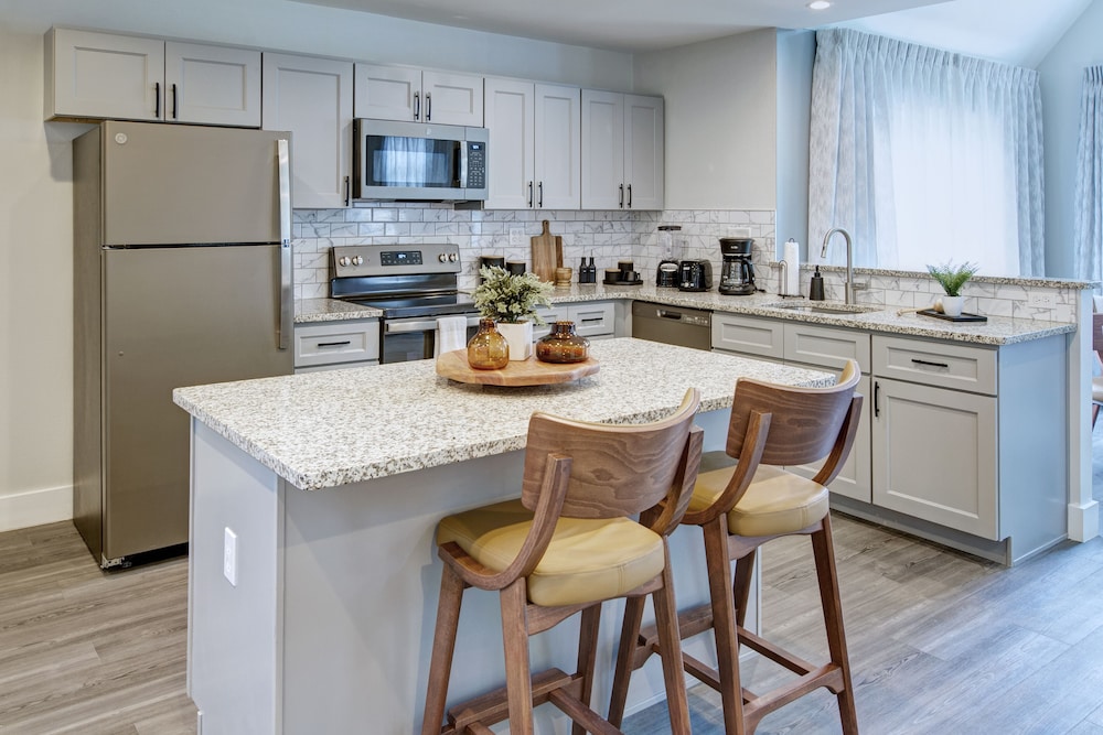 Pocono Mountain Villas MOD Collection by Sonesta