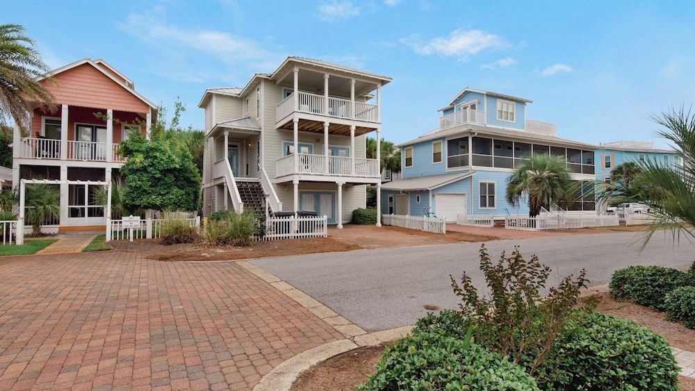 4BR Home w/ Private Pool, Game Room, Beach Access!