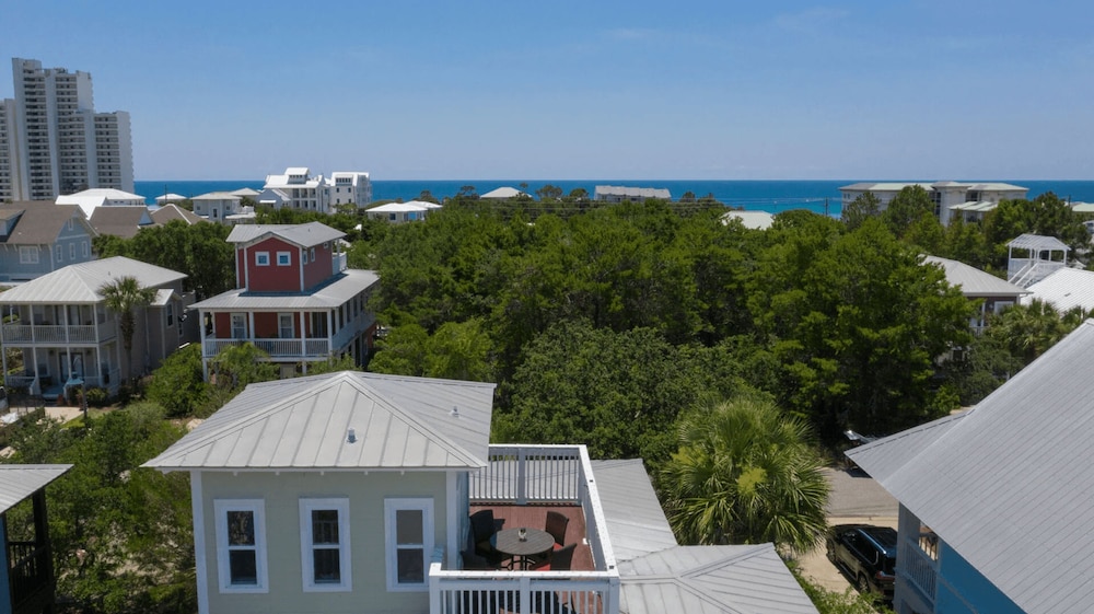 Shell Yeah by Avantstay Seagrove Pet-friendly Private Pool