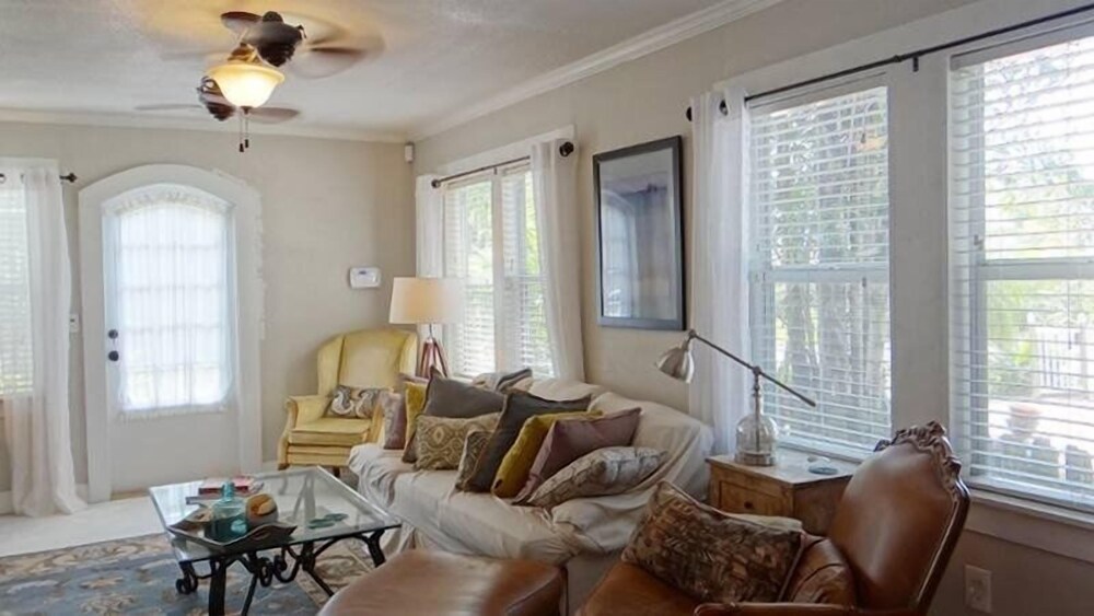 2404 Ave B 2 Bedroom Cottage by RedAwning