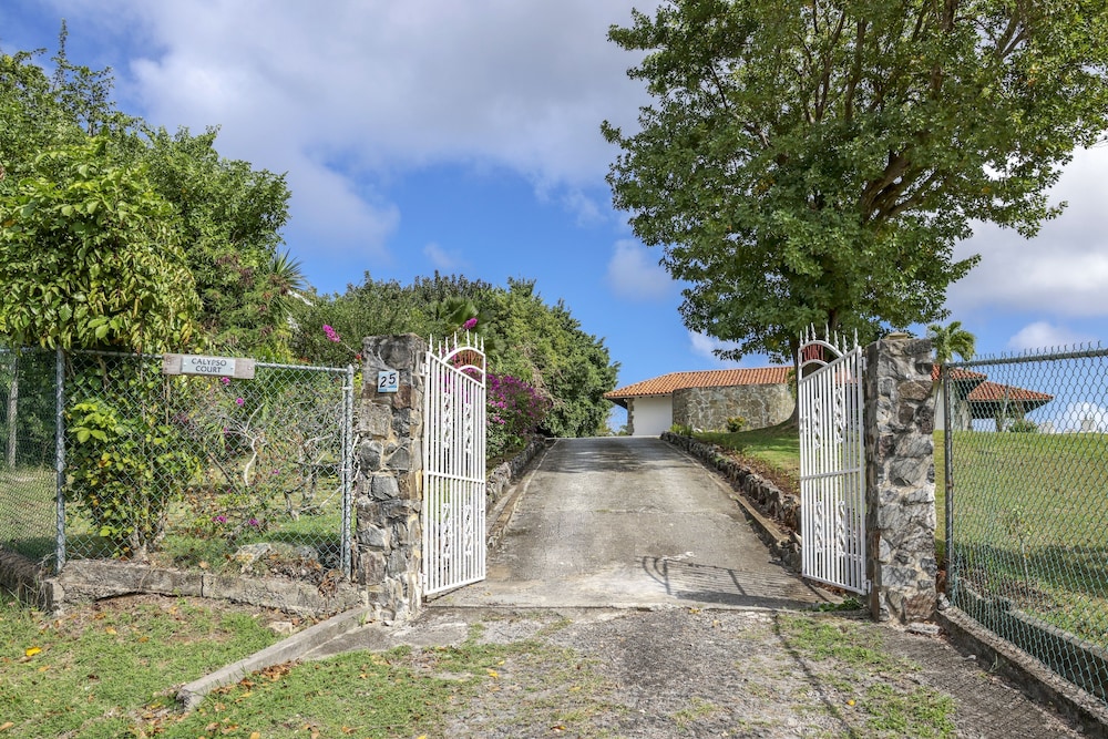 Calypso Court - Private 1 bedroom villa with pool 1 Villa by RedAwning view 3
