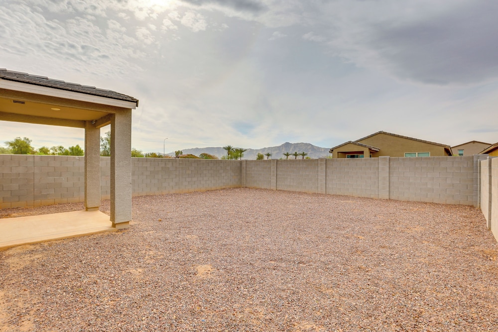 10 Mi to Dtwn Phoenix: Chic Family Home