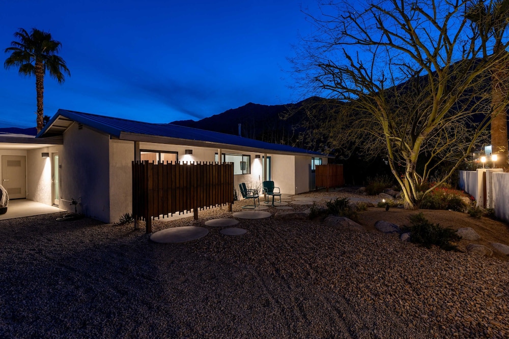 Luxury 4-bedroom Home With Pool Spa Stunning Mountain Views