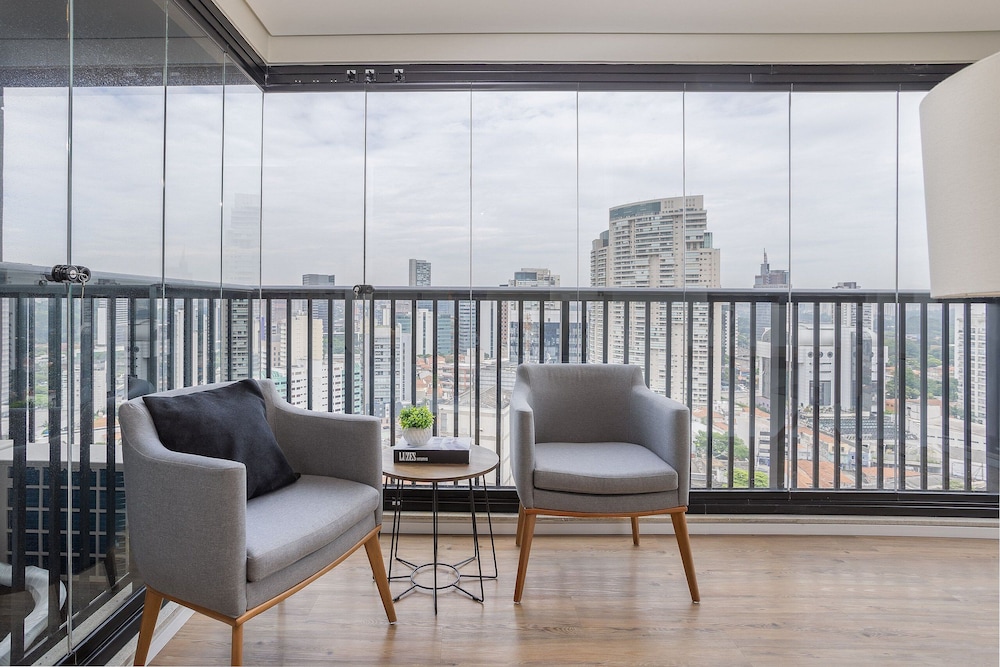 Expand Pinheiros