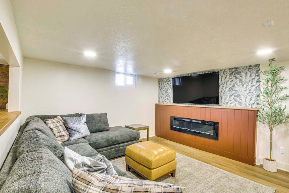 Ski, Hike & Relax: Ogden Apt w/ Patio!