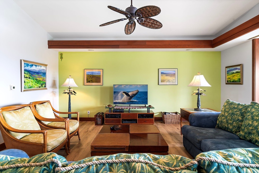 Close to Beaches & Restaurants - Spacious Townhome - Concierge Incl- Vrkcv
