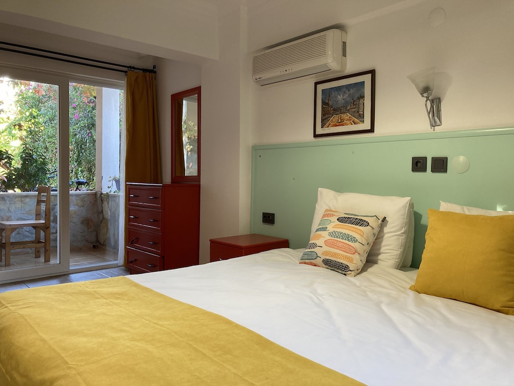 Ten Apart Hotel - Image 40