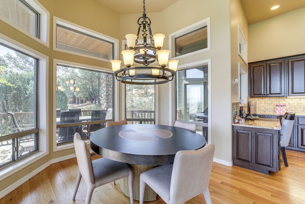 Panoramic Views: Luxe Payson Paradise!
