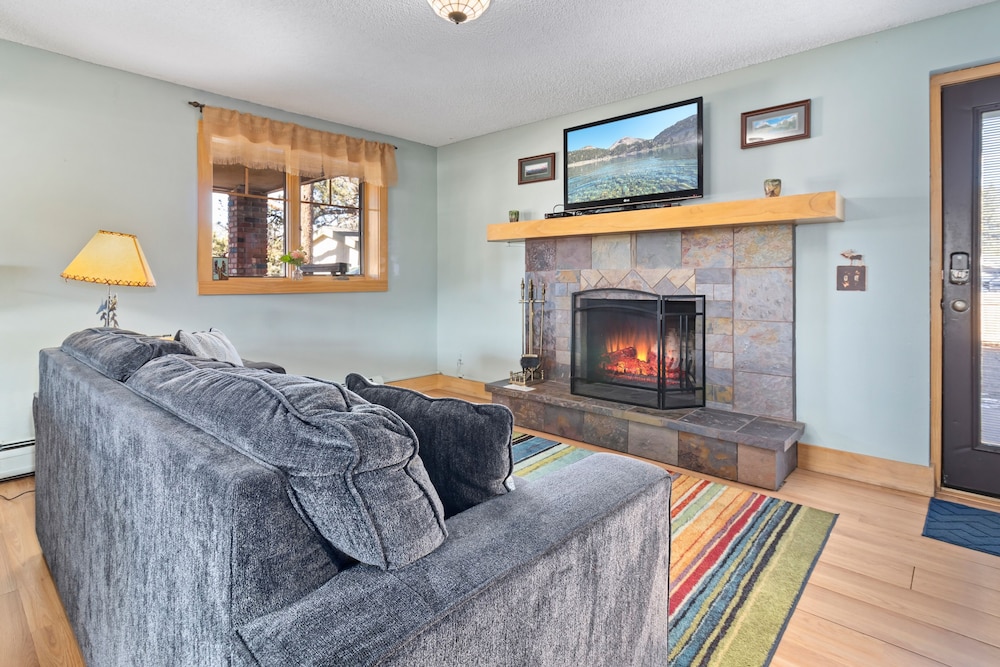 Vista Of Lake Estes By Estes Park Homes 3 Bedroom Home by RedAwning - Property Image 1