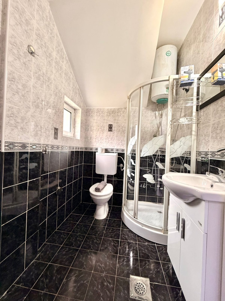 Adriatic Central 2BDR Apartment