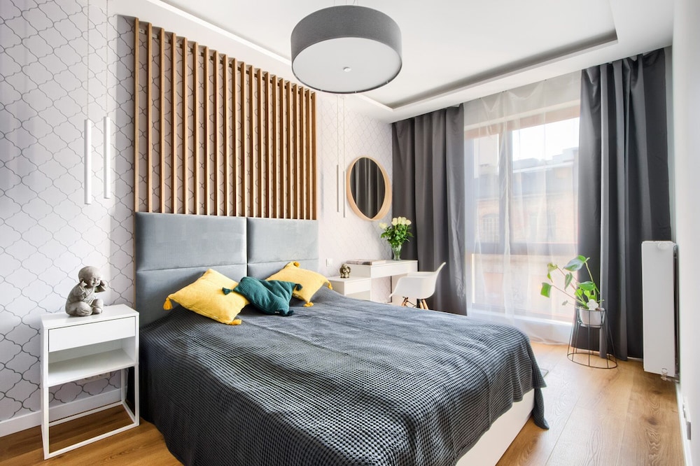 Luxury Apartment in the Warsaw Center + Netflix view 2