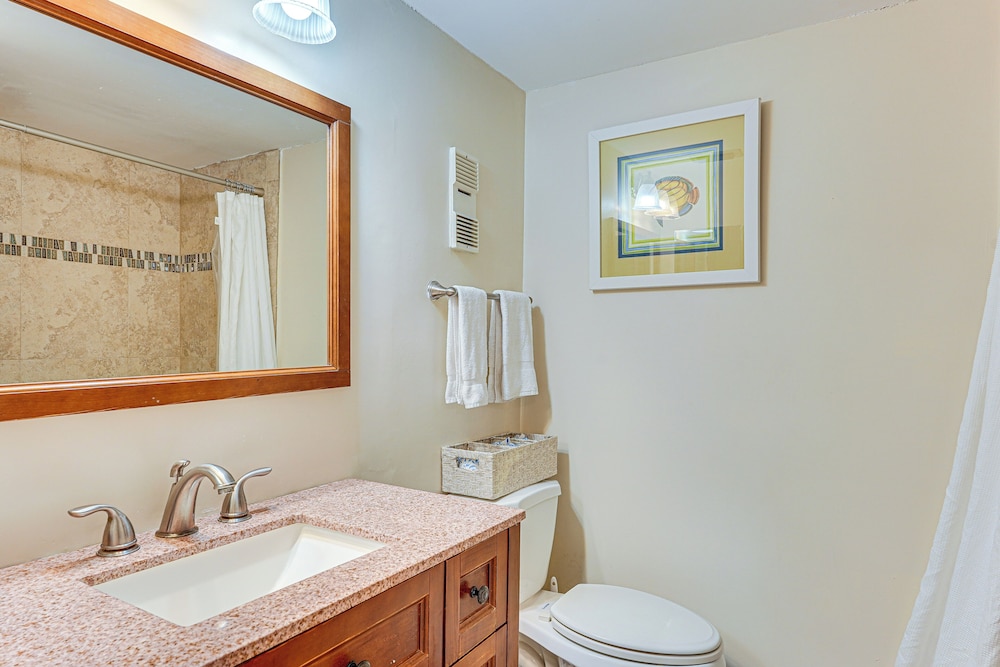 Oceanfront PCB Condo: Steps to Private Beach!