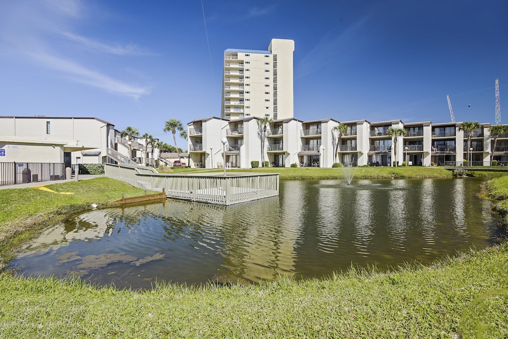 Hotel Sugar Beach by Book That Condo - Image 1