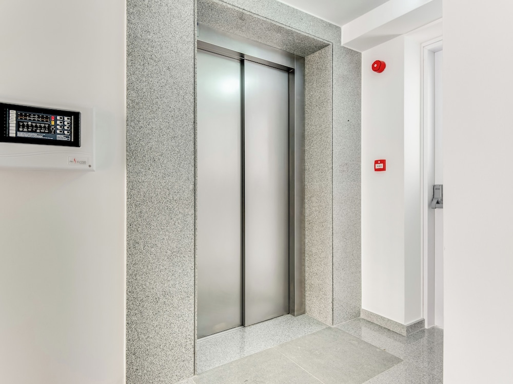 Sanders Crystal 2 Limassol