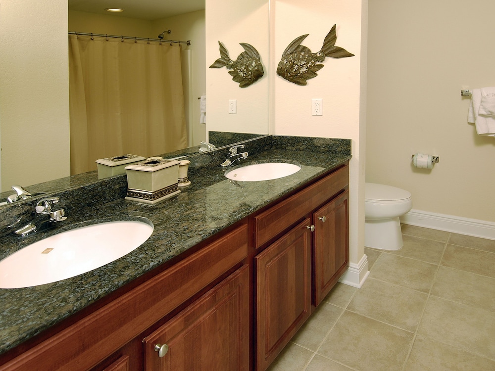 Crystal Tower Condominiums by Wyndham Vacation Rentals view 5