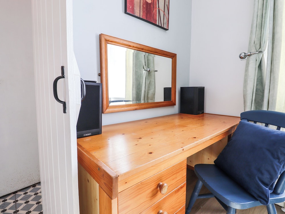 Goldhurst Apartment