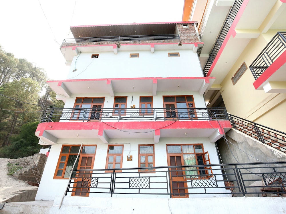 OYO 14048 Home Cozy Studio Nahan Kasauli view 2
