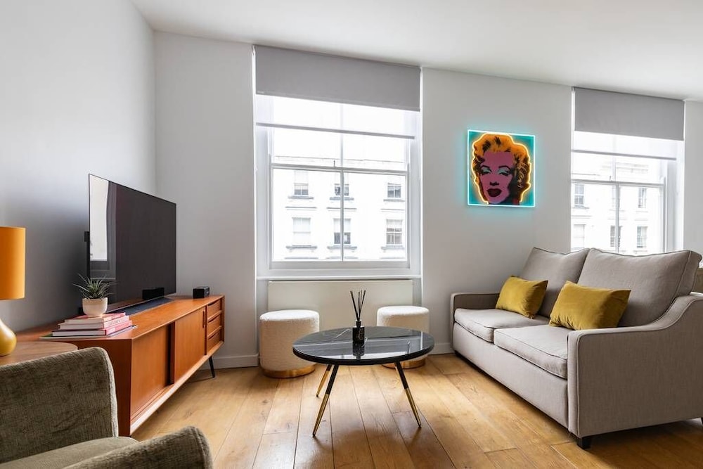 St Stephen's Gardens Viii by Onefinestay