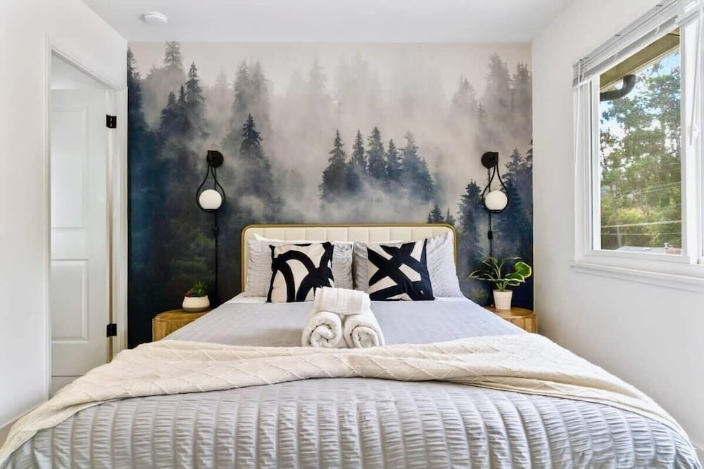 @ Marbella Lane - Stylish 4BR w/ Revitalizing View