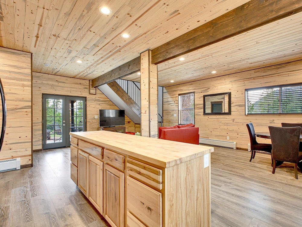 Switchback_little Divide 1 Bedroom Cabin