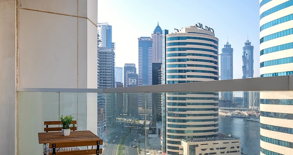 Charming 1 BR in AG Tower - Canal Views