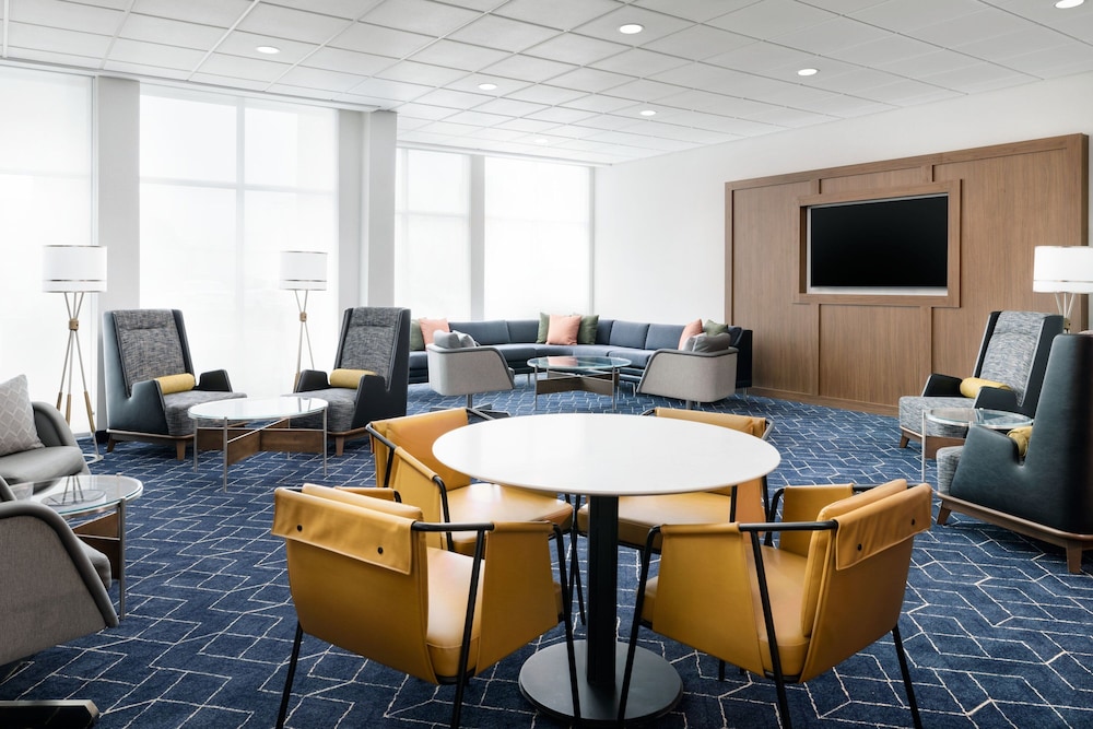 Wilmington Vacations - Courtyard By Marriott New Castle - Property Image 3