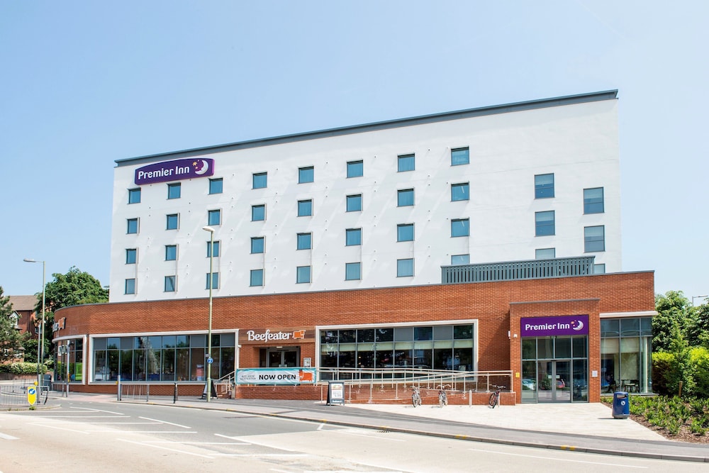Premier Inn Farnborough Town Centre 3