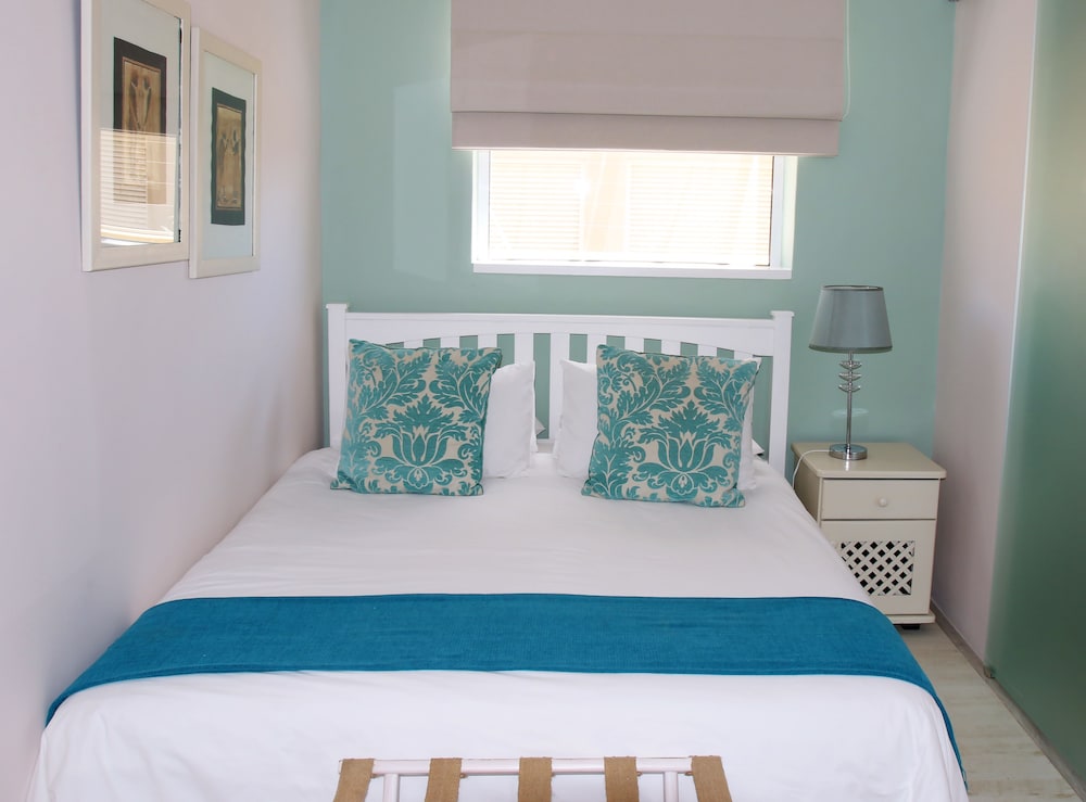 Dolphin Inn Guest House