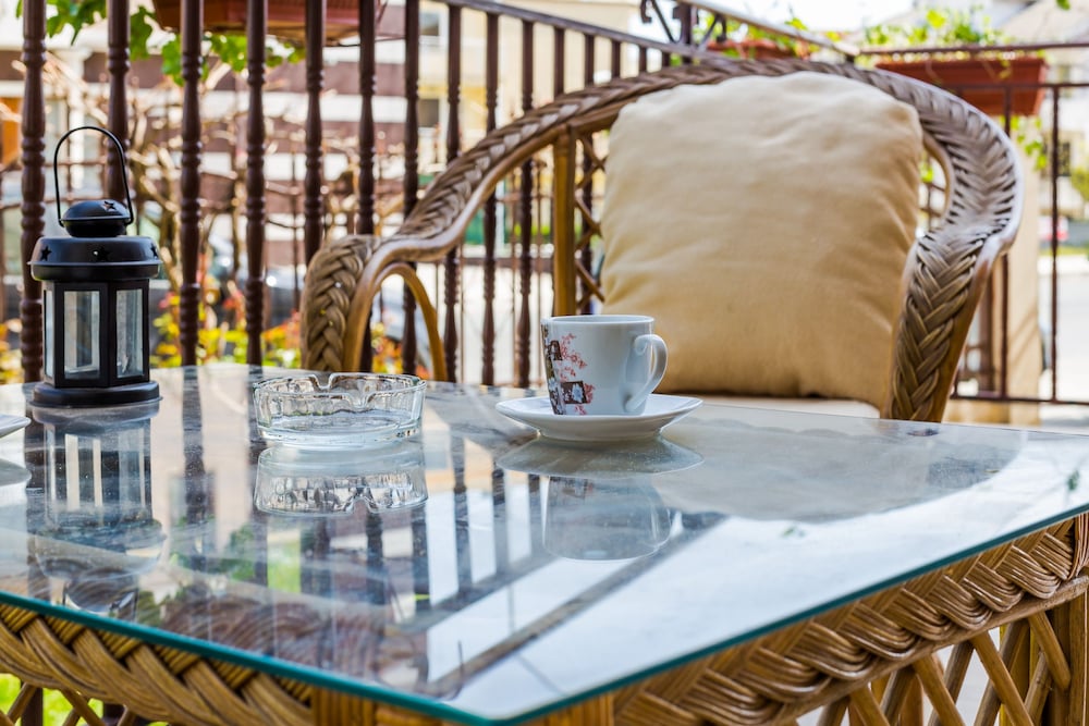 1 Bedroom Apartment in Dafinka Guest House view 5