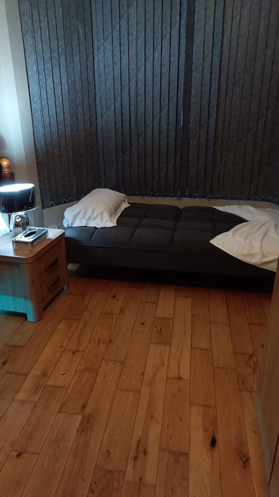 Charming 1-bed Studio in Leeds view 3