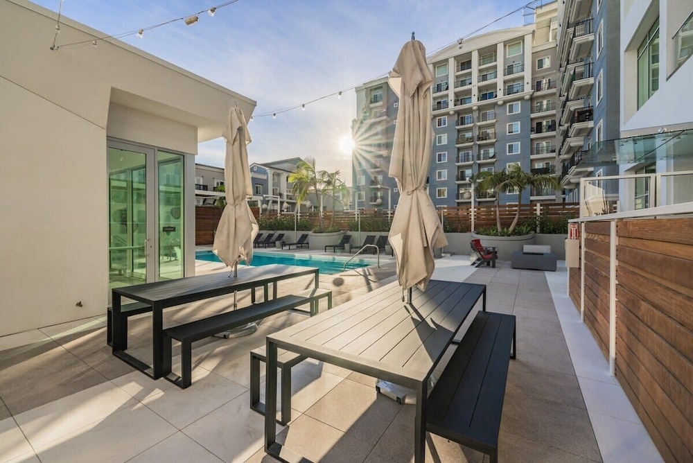 @marbella Lane - 3BR Coastal Retreat w/ Luxe Touch