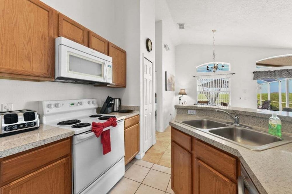 Cozy 4br Pool Home W/ Game Room Near Disney 4 Bedroom Villa