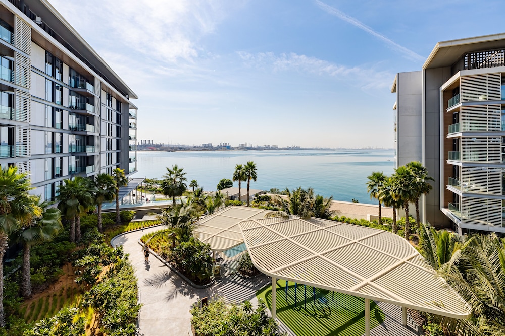 DHH Bluewater Island Building 2 Sea View