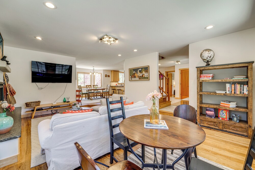 5 Mi to Northstar Resort! Family Home w/ Hot Tub