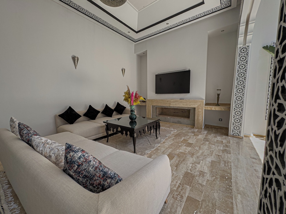 Riad Tonaroz Gold