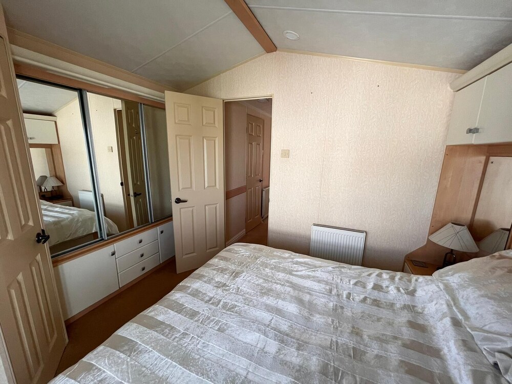 Stunning 2-bed Caravan in Skegness view 5