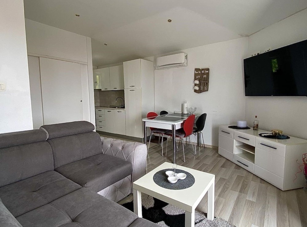 Luxury Lovran Apartments With Swimming Pool