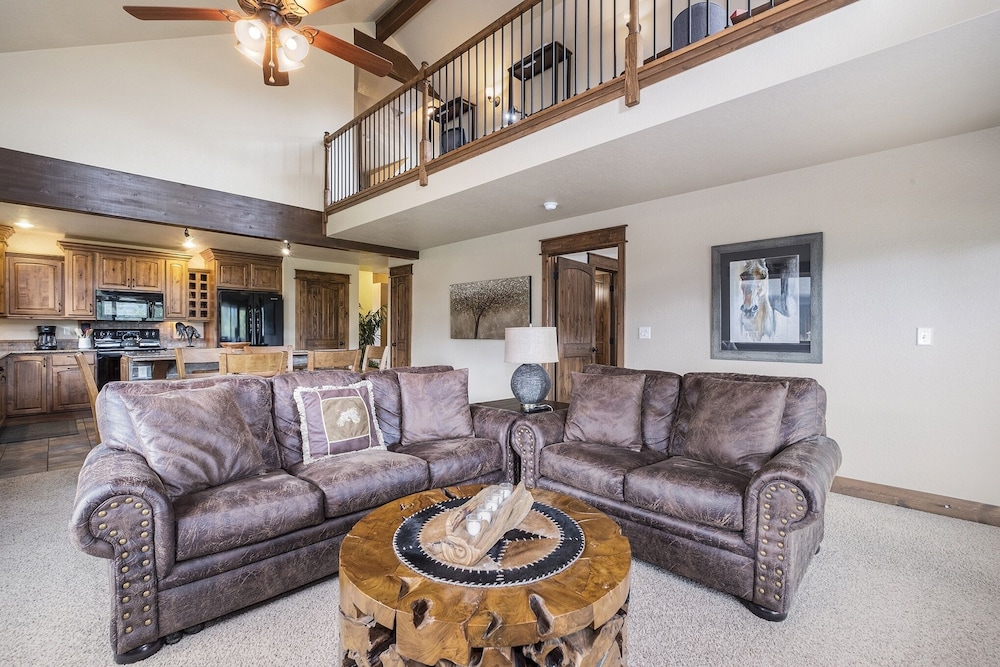 Twin Pines -- Ev 6123 3 Bedroom Townhouse by RedAwning - Property Image 42
