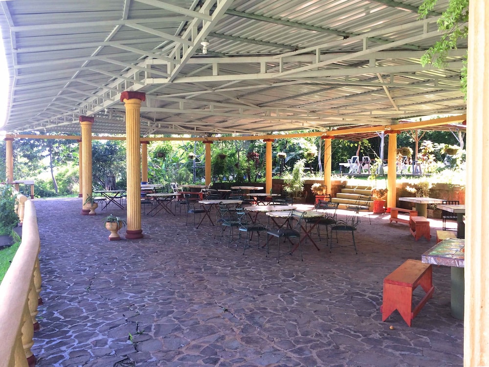 Valley View Lodge - Finca Huetares